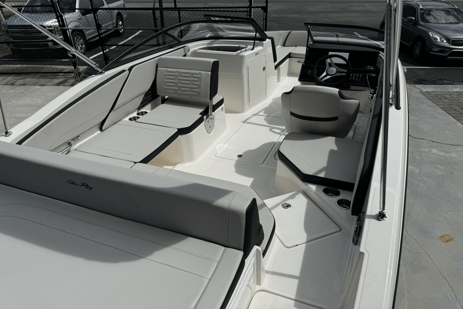 2025 Sea Ray SPX 210 Outboard Image Thumbnail #7