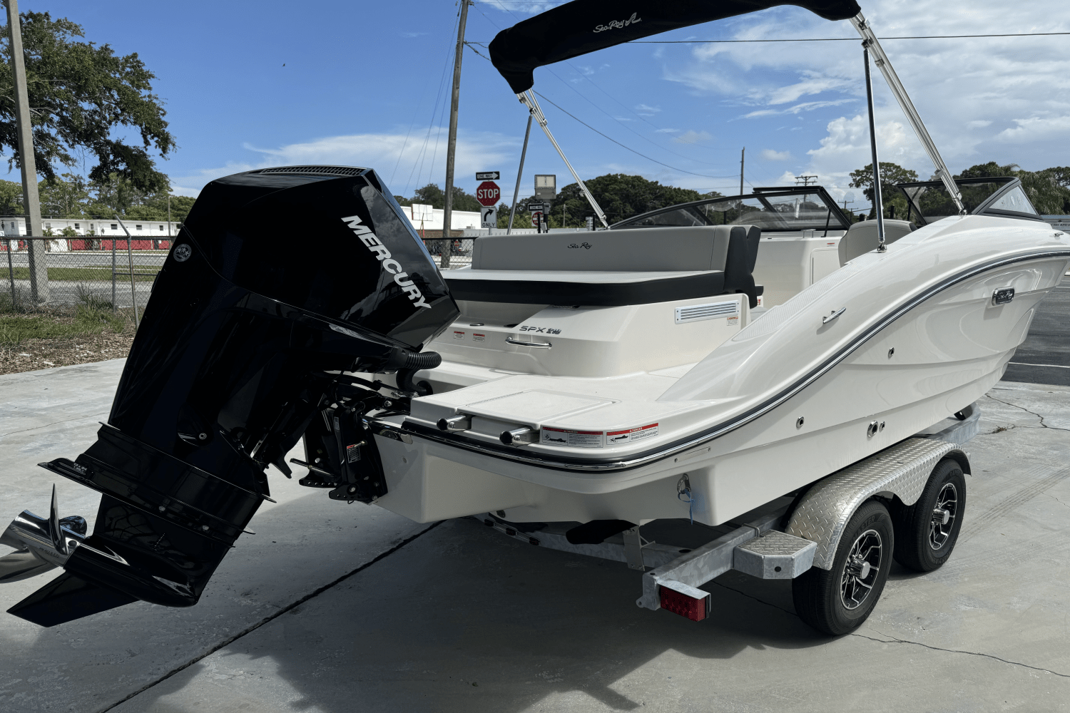 2025 Sea Ray SPX 210 Outboard Image Thumbnail #4