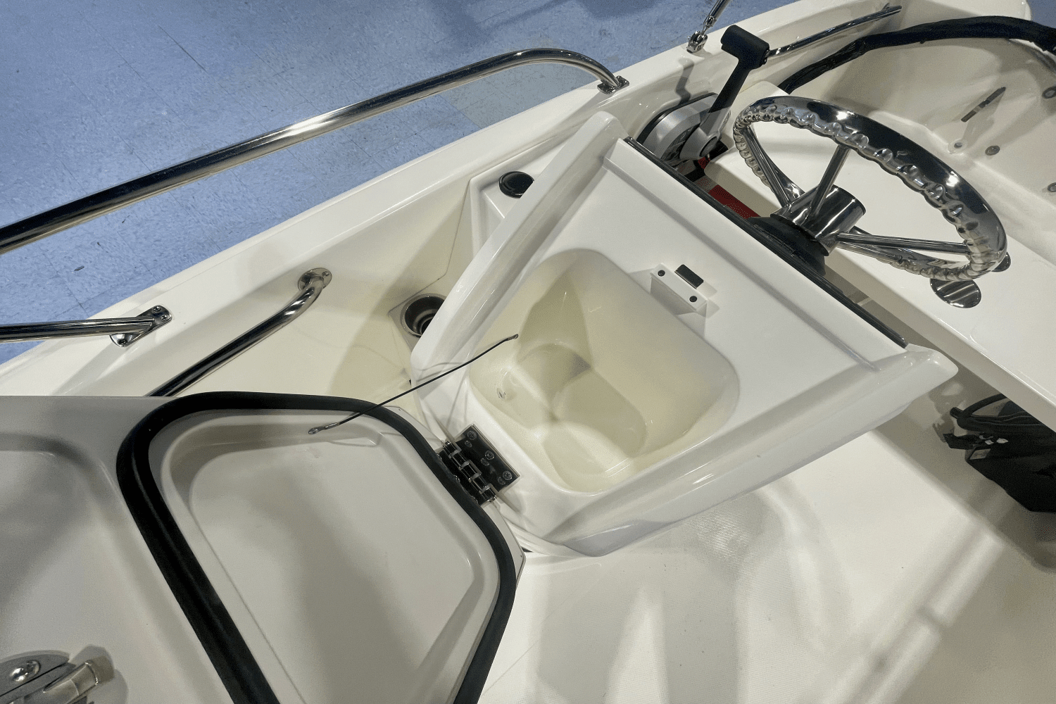 2025 Boston Whaler 130 Super Sport Image Thumbnail #8