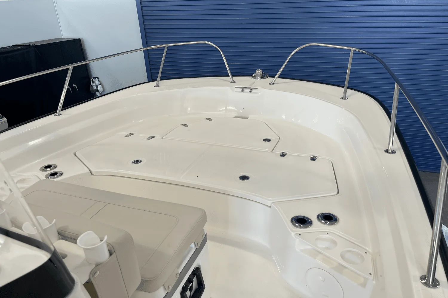 2025 Boston Whaler 210 Montauk Image Thumbnail #10
