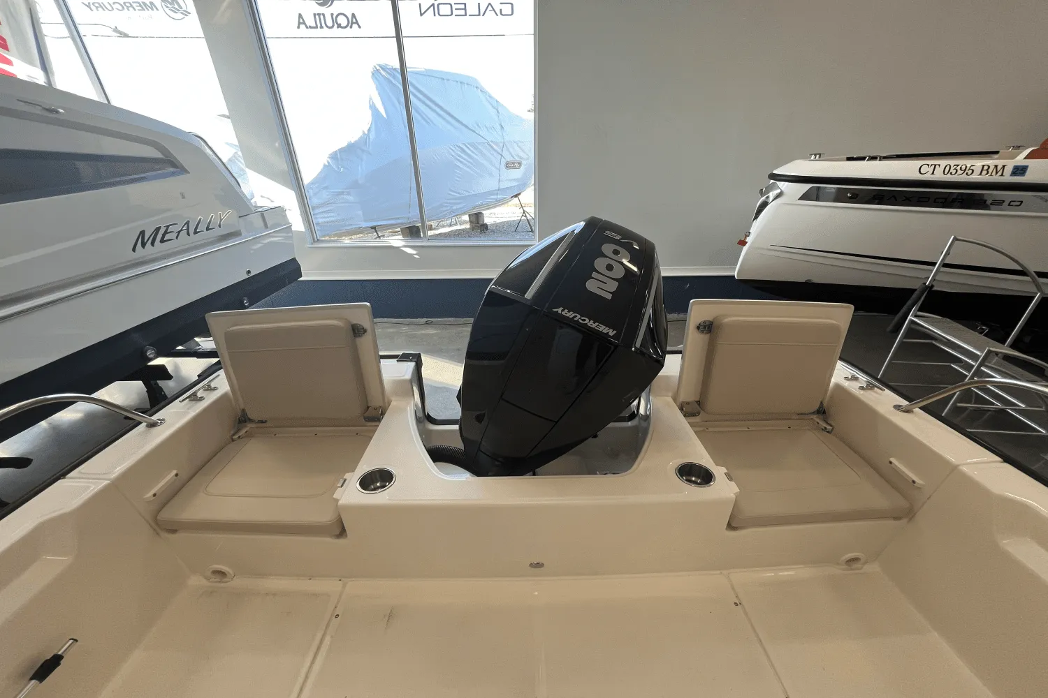 2025 Boston Whaler 210 Montauk Image Thumbnail #3