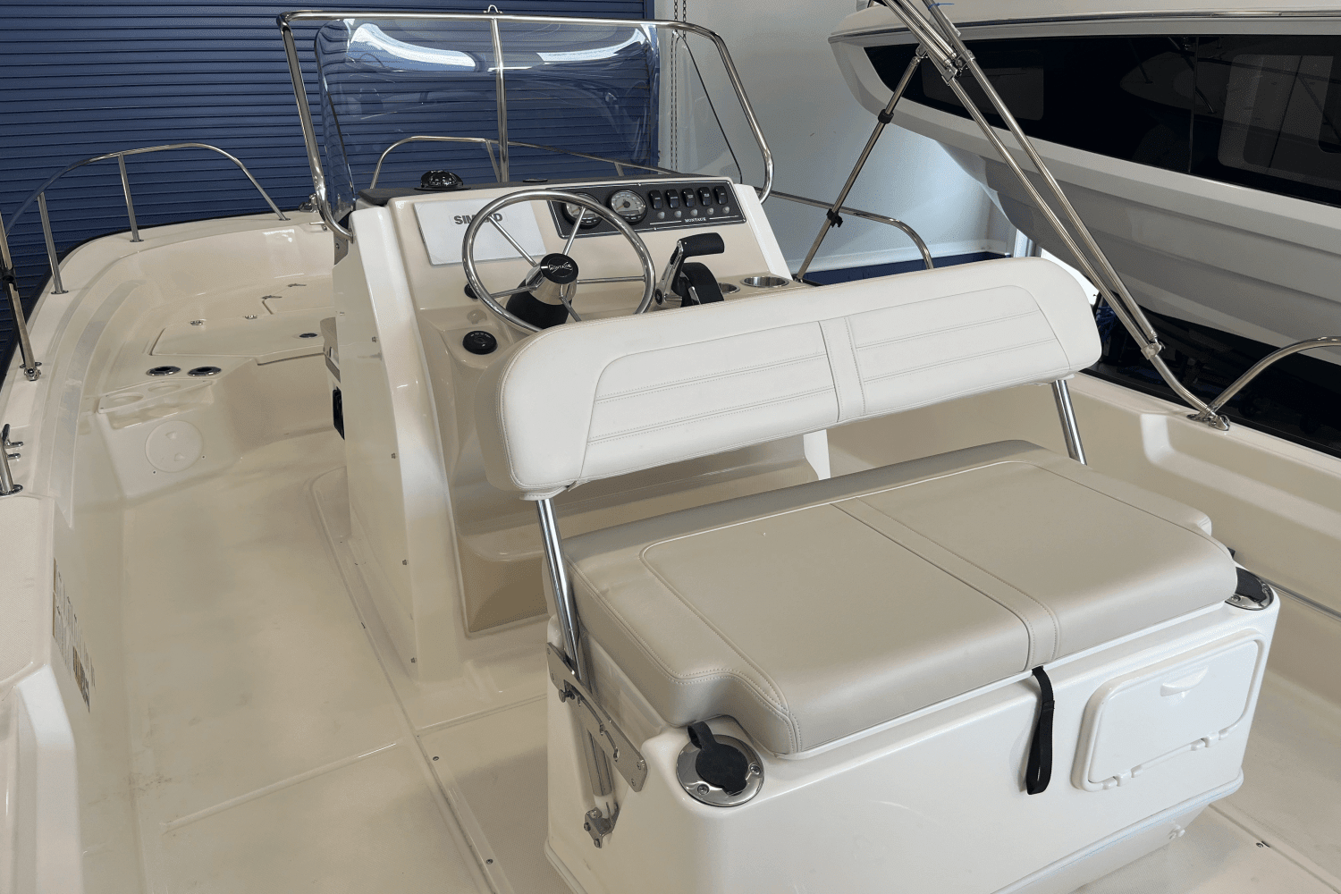 2025 Boston Whaler 210 Montauk Image Thumbnail #5