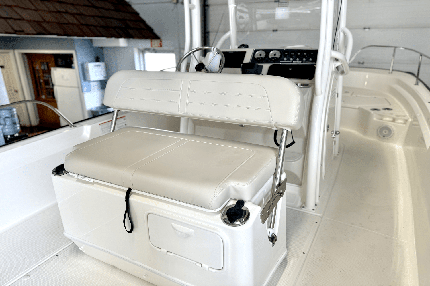 2025 Boston Whaler 210 Montauk Image Thumbnail #15