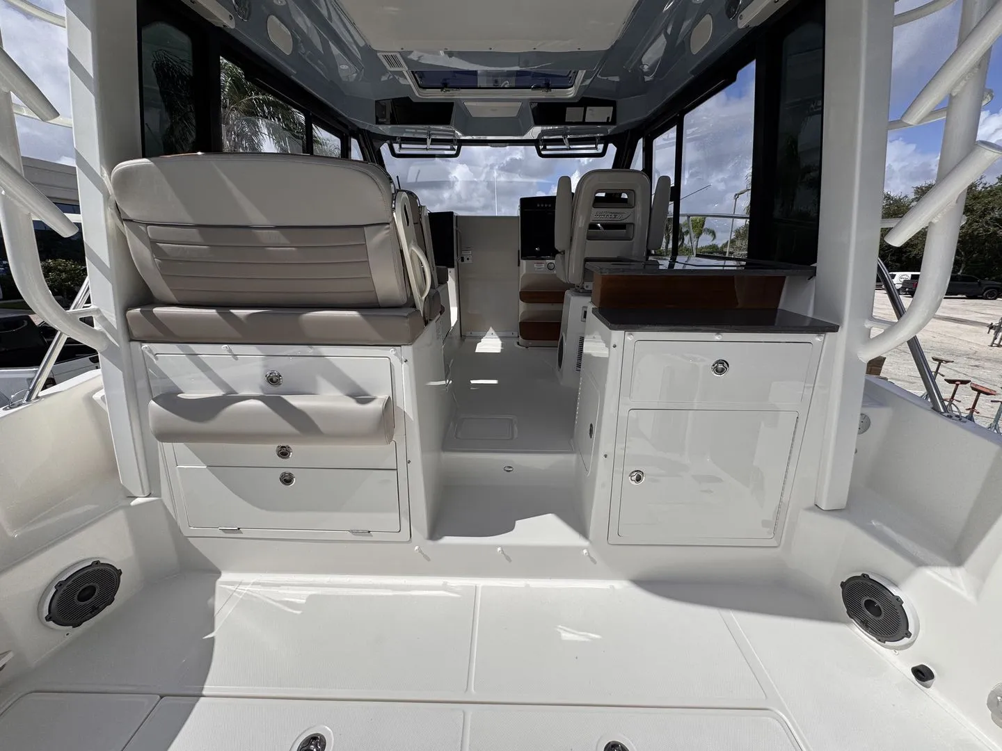 2025 Boston Whaler 365 Conquest Image Thumbnail #8