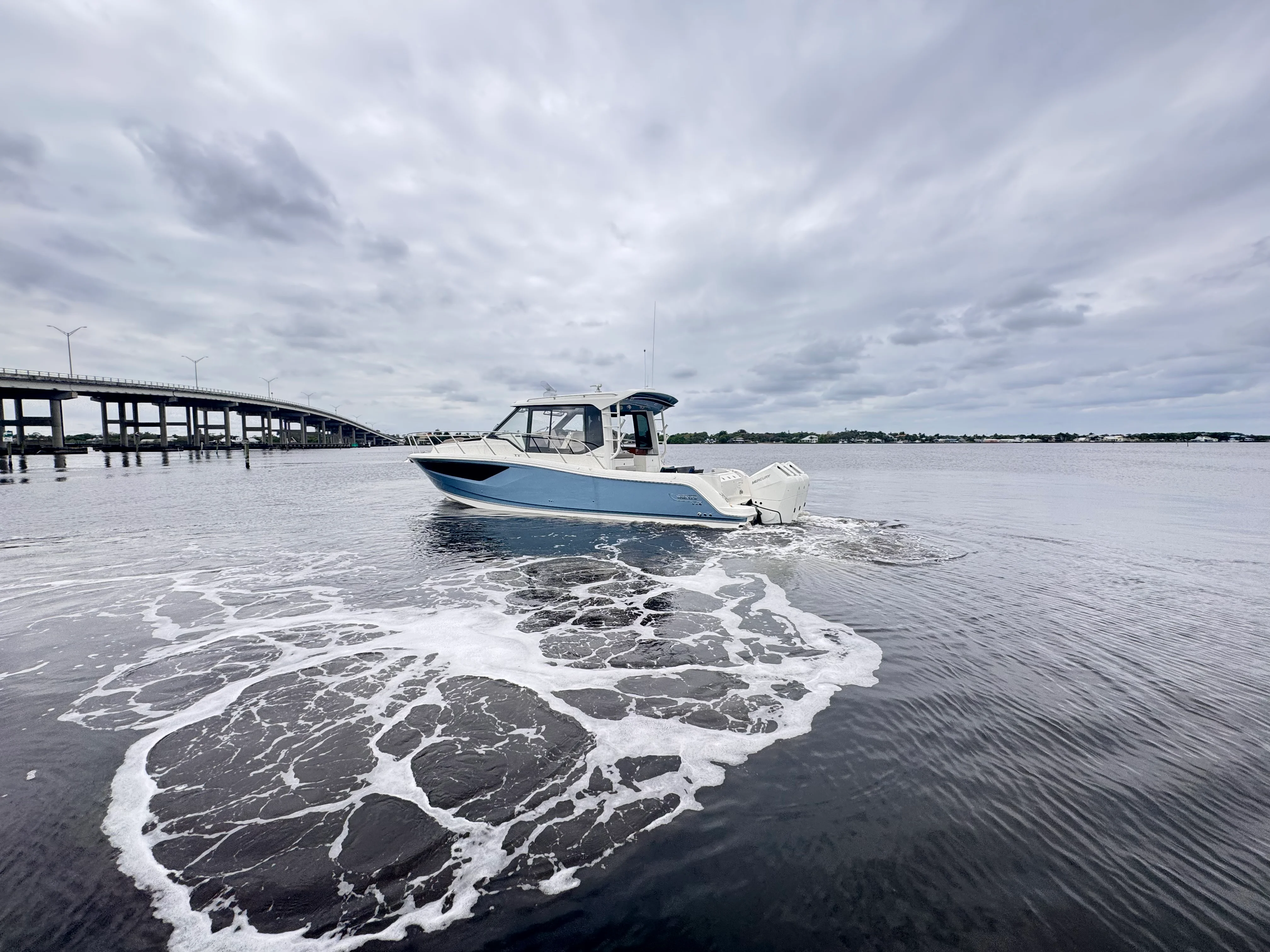 2025 Boston Whaler 365 Conquest Image Thumbnail #0