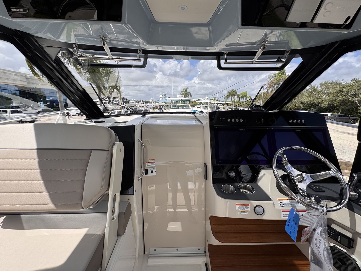 2025 Boston Whaler 365 Conquest Image Thumbnail #12