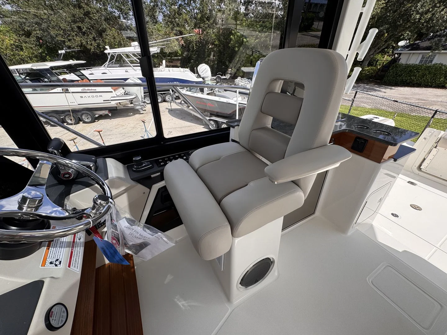 2025 Boston Whaler 365 Conquest Image Thumbnail #14