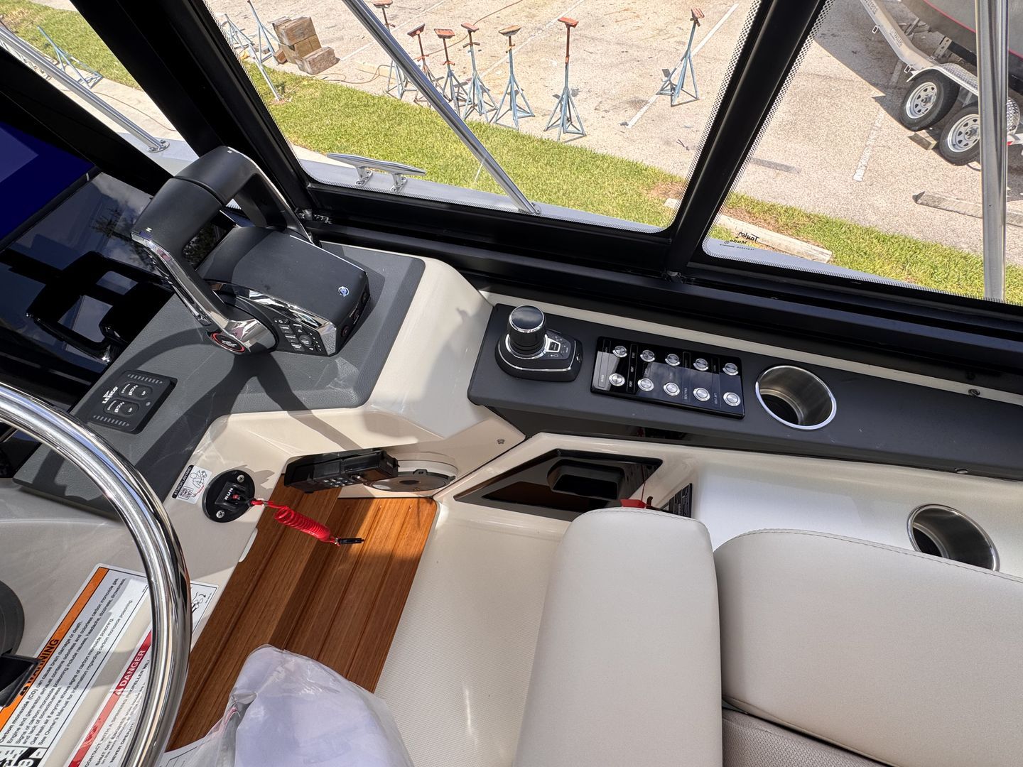 2025 Boston Whaler 365 Conquest Image Thumbnail #15