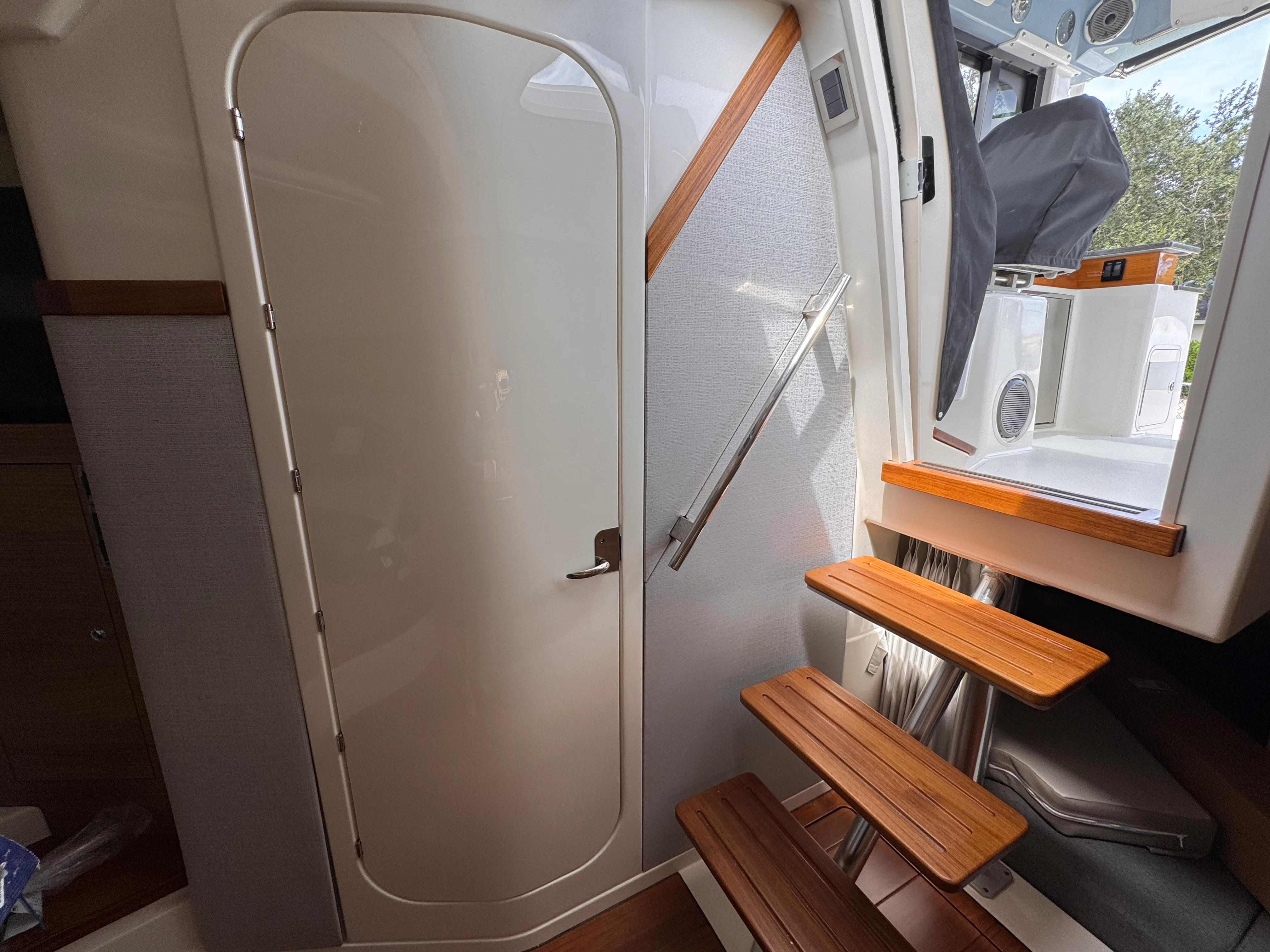 2025 Boston Whaler 365 Conquest Image Thumbnail #27