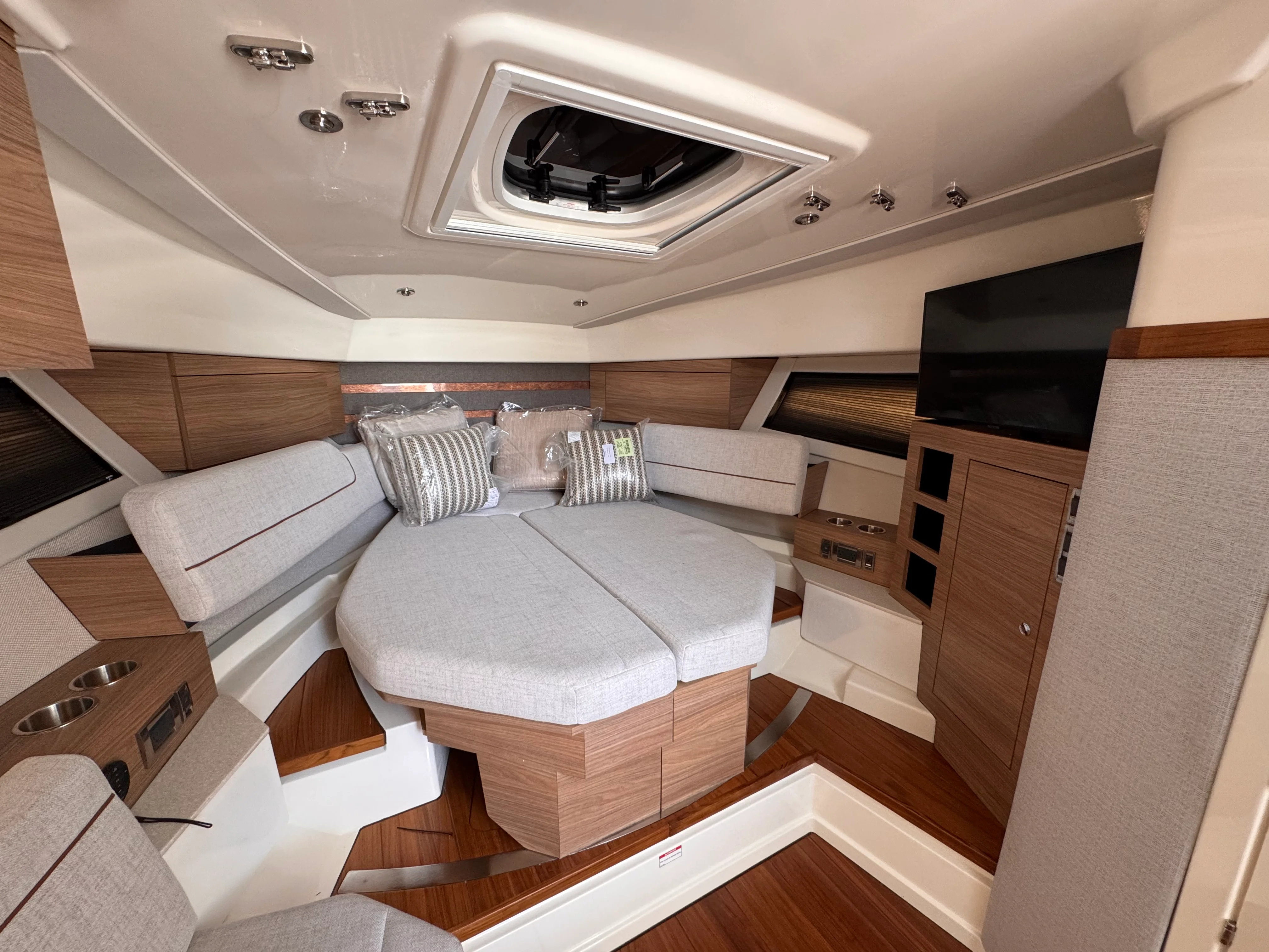 2025 Boston Whaler 365 Conquest Image Thumbnail #22