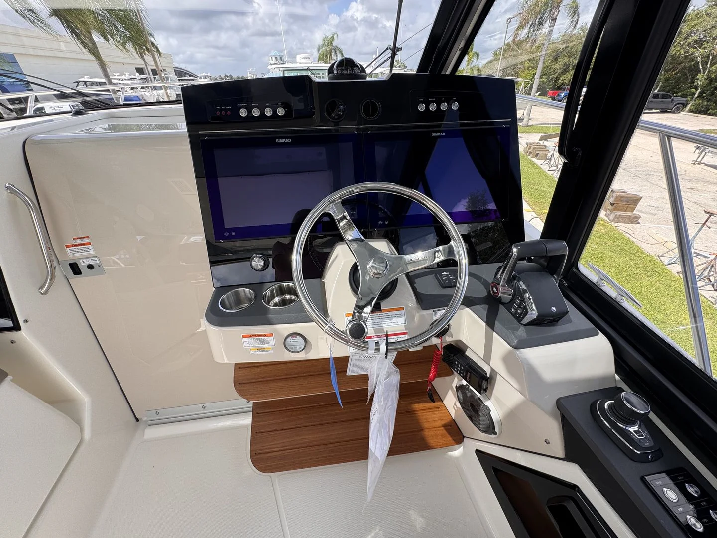 2025 Boston Whaler 365 Conquest Image Thumbnail #11