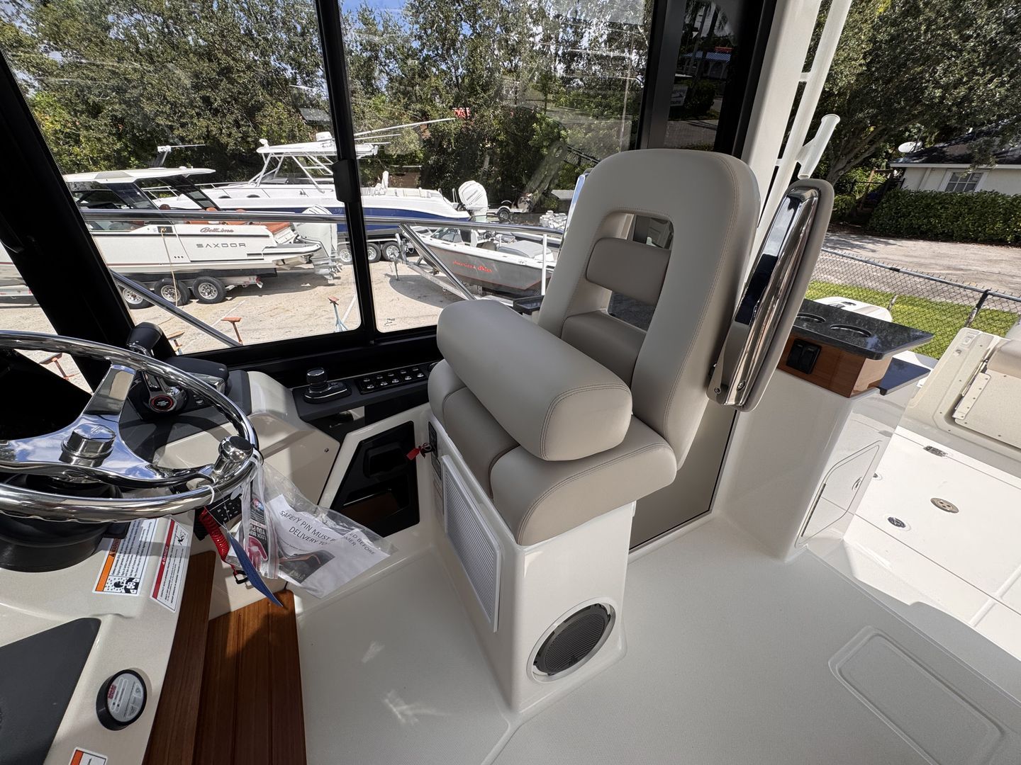 2025 Boston Whaler 365 Conquest Image Thumbnail #13