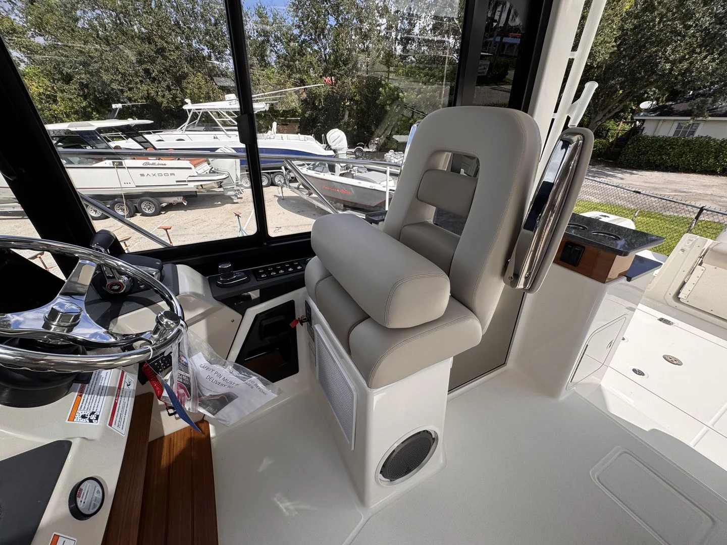 2025 Boston Whaler 365 Conquest Image Thumbnail #13