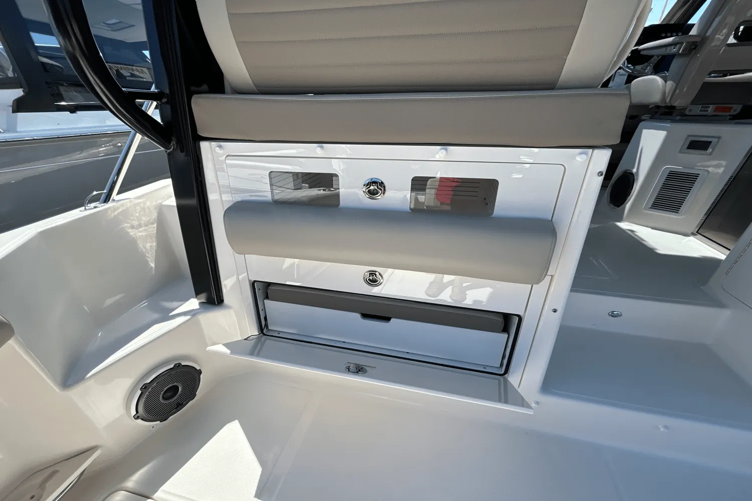 2025 Boston Whaler 365 Conquest Image Thumbnail #13