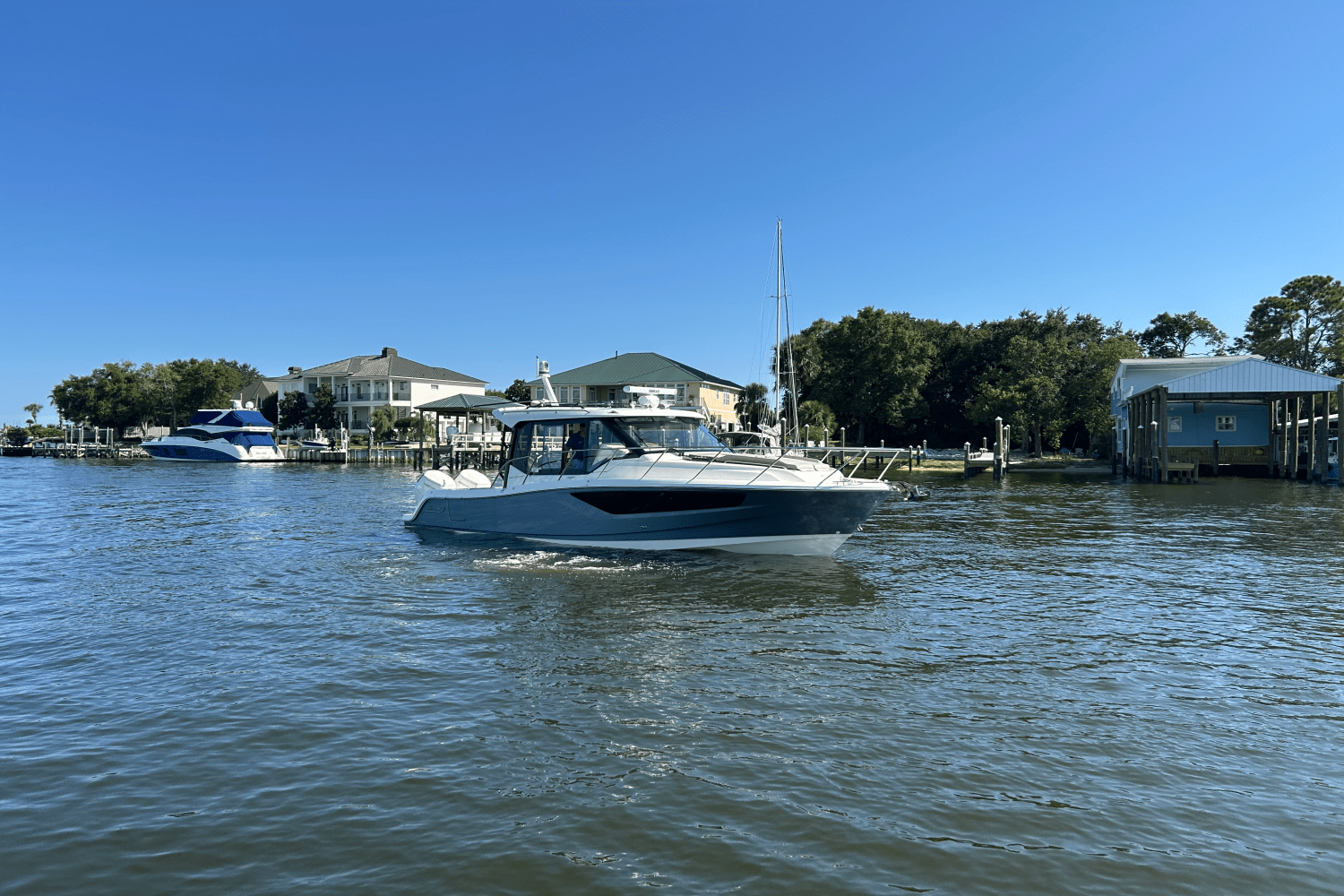 2025 Boston Whaler 365 Conquest Image Thumbnail #1