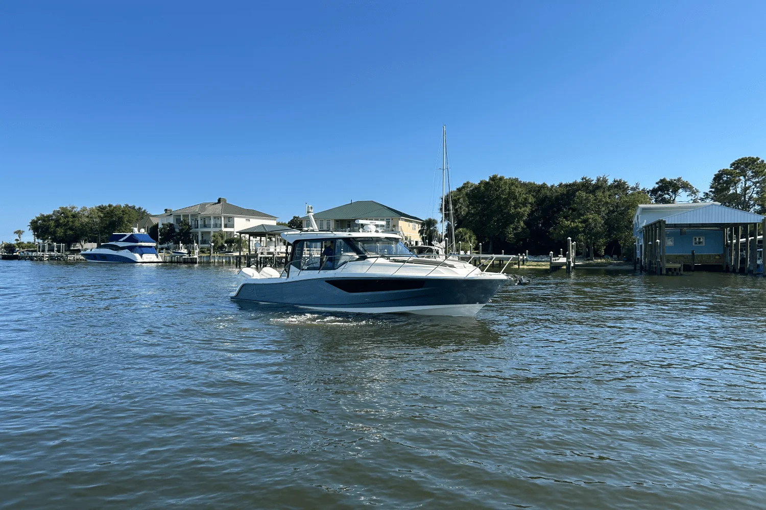 2025 Boston Whaler 365 Conquest Image Thumbnail #1