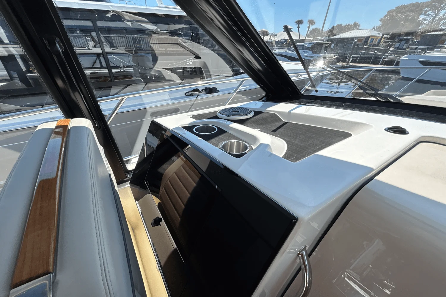 2025 Boston Whaler 365 Conquest Image Thumbnail #40