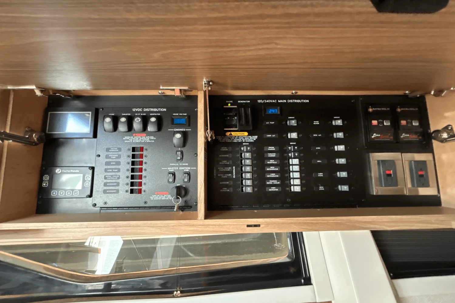 2025 Boston Whaler 365 Conquest Image Thumbnail #58