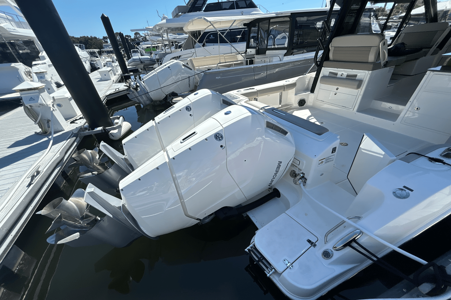2025 Boston Whaler 365 Conquest Image Thumbnail #5