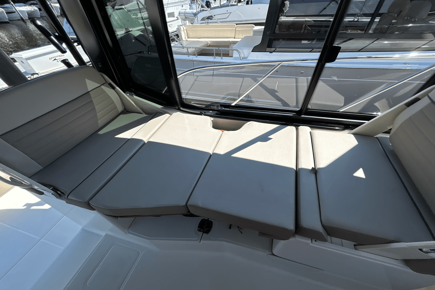 2025 Boston Whaler 365 Conquest Image Thumbnail #18