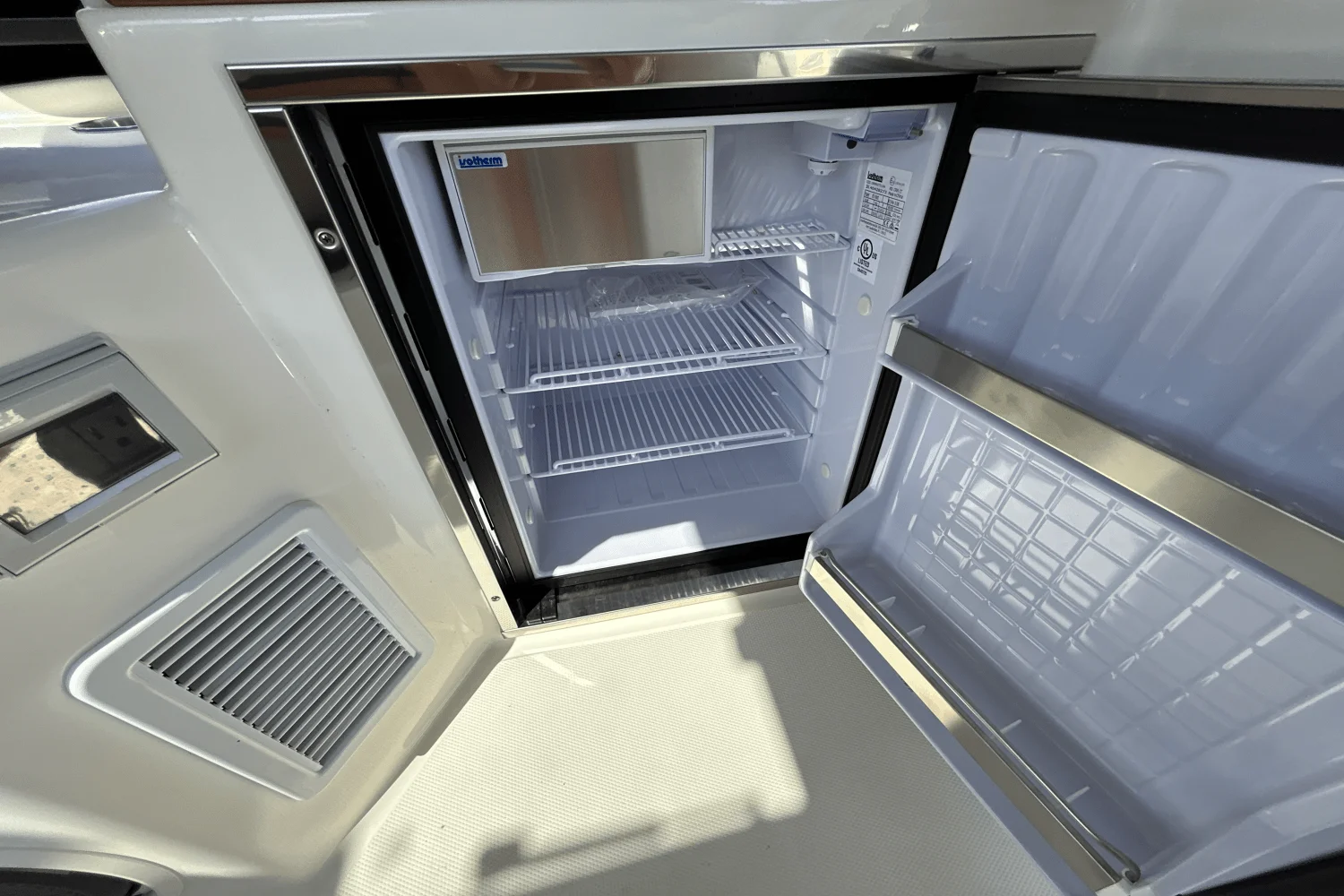 2025 Boston Whaler 365 Conquest Image Thumbnail #24