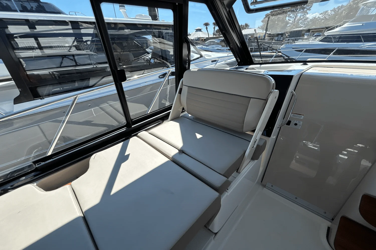 2025 Boston Whaler 365 Conquest Image Thumbnail #20