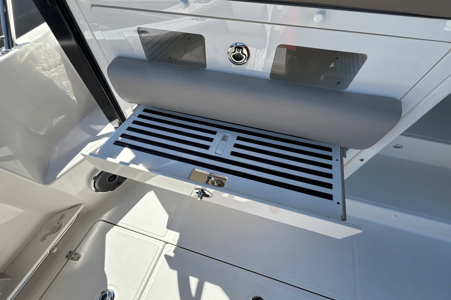 2025 Boston Whaler 365 Conquest Image Thumbnail #12