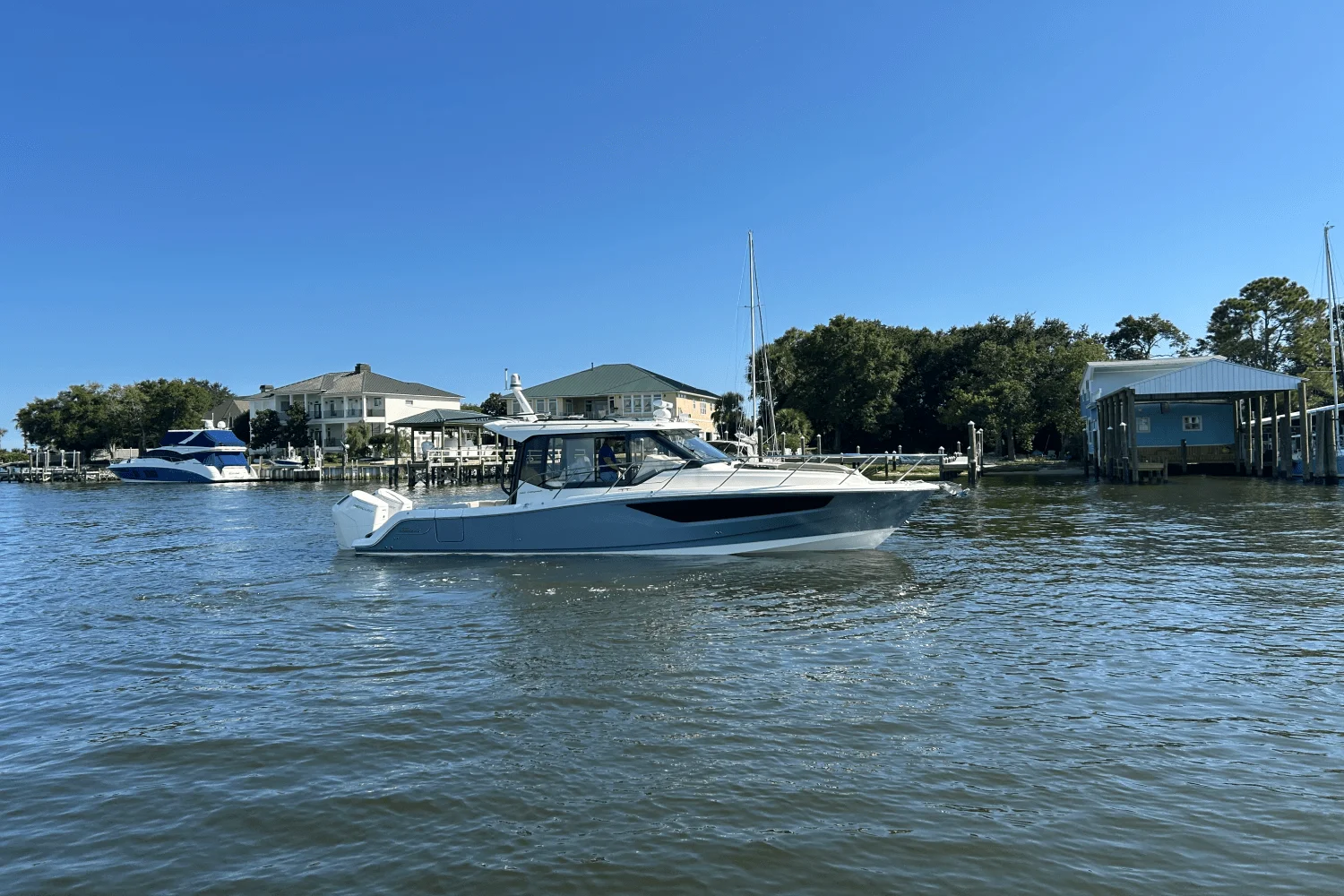 2025 Boston Whaler 365 Conquest Image Thumbnail #0