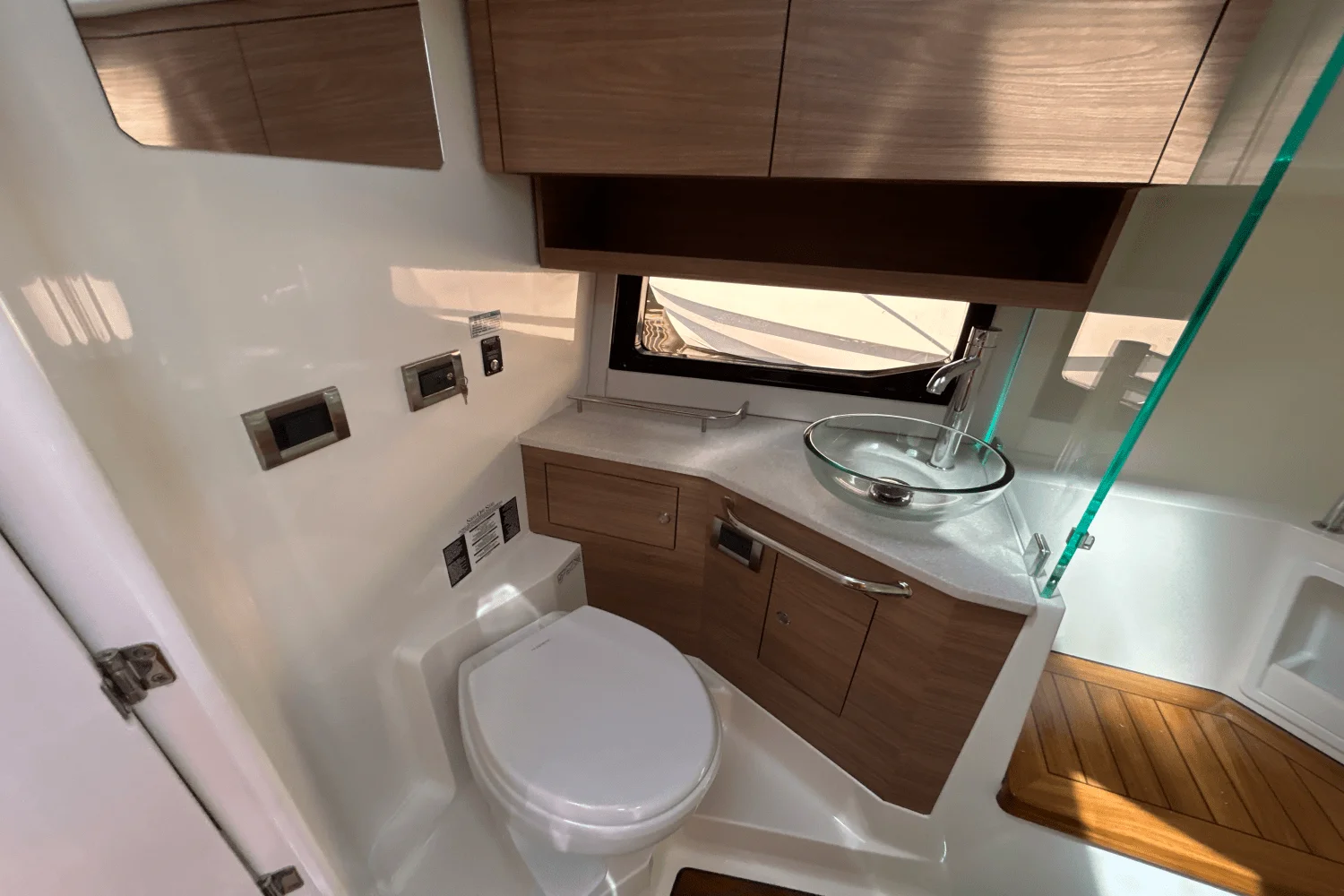 2025 Boston Whaler 365 Conquest Image Thumbnail #46