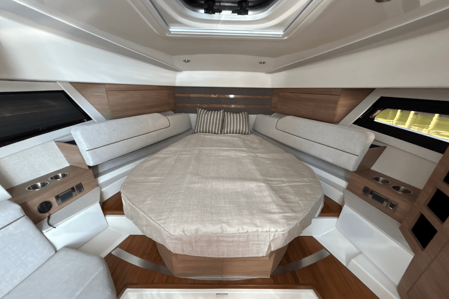 2025 Boston Whaler 365 Conquest Image Thumbnail #47