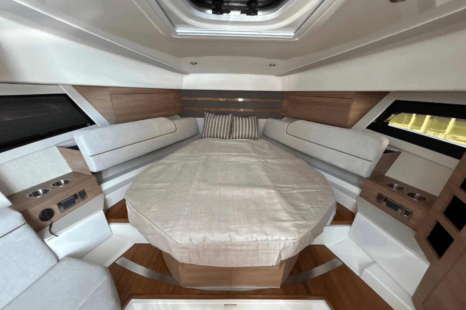 2025 Boston Whaler 365 Conquest Image Thumbnail #47