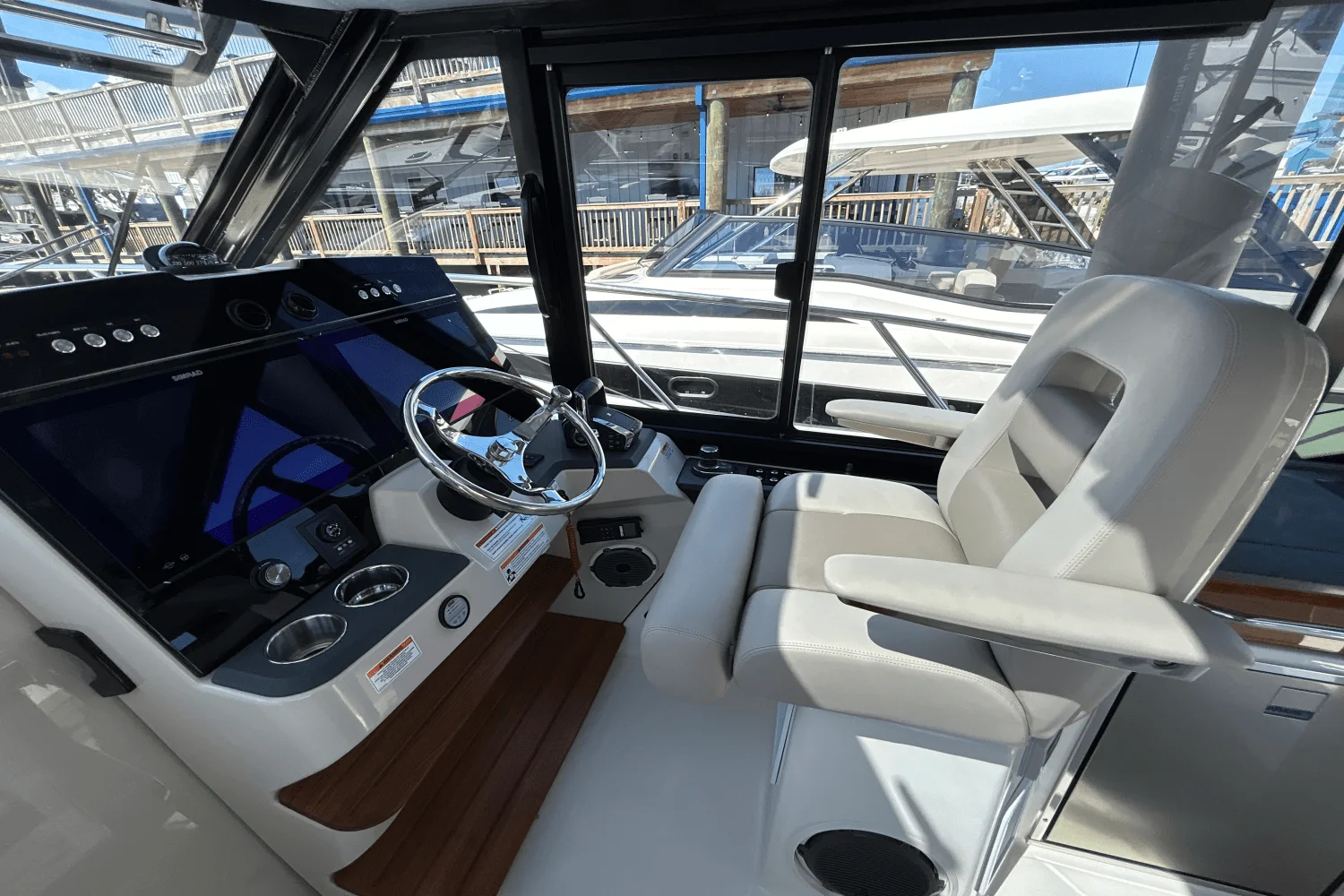 2025 Boston Whaler 365 Conquest Image Thumbnail #31