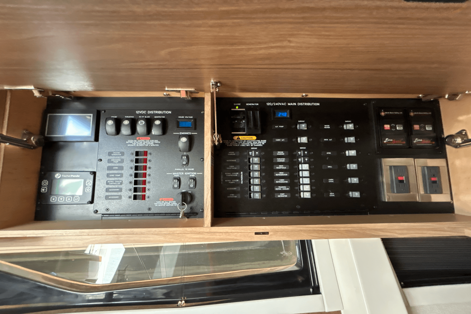 2025 Boston Whaler 365 Conquest Image Thumbnail #57