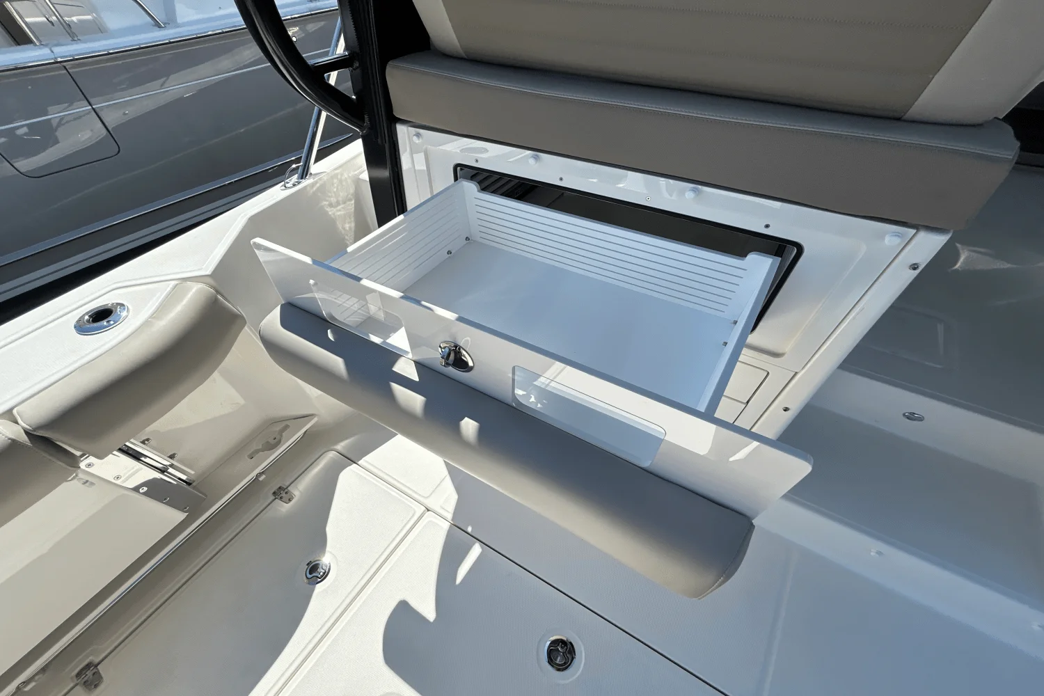 2025 Boston Whaler 365 Conquest Image Thumbnail #11