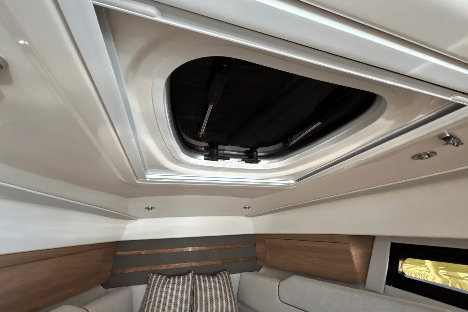 2025 Boston Whaler 365 Conquest Image Thumbnail #54