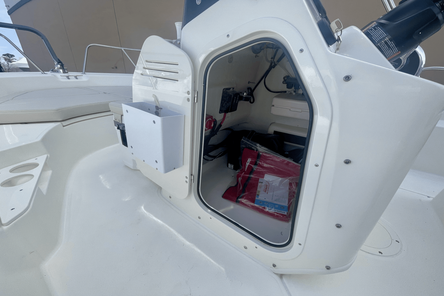 2025 Boston Whaler 170 Montauk Image Thumbnail #12