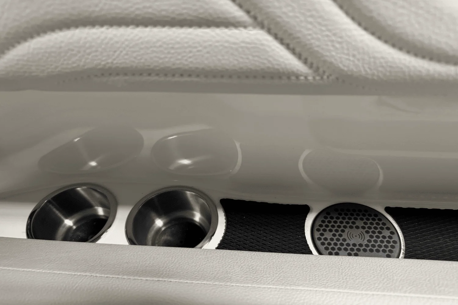 2025 Sea Ray SDX 270 Surf Image Thumbnail #32