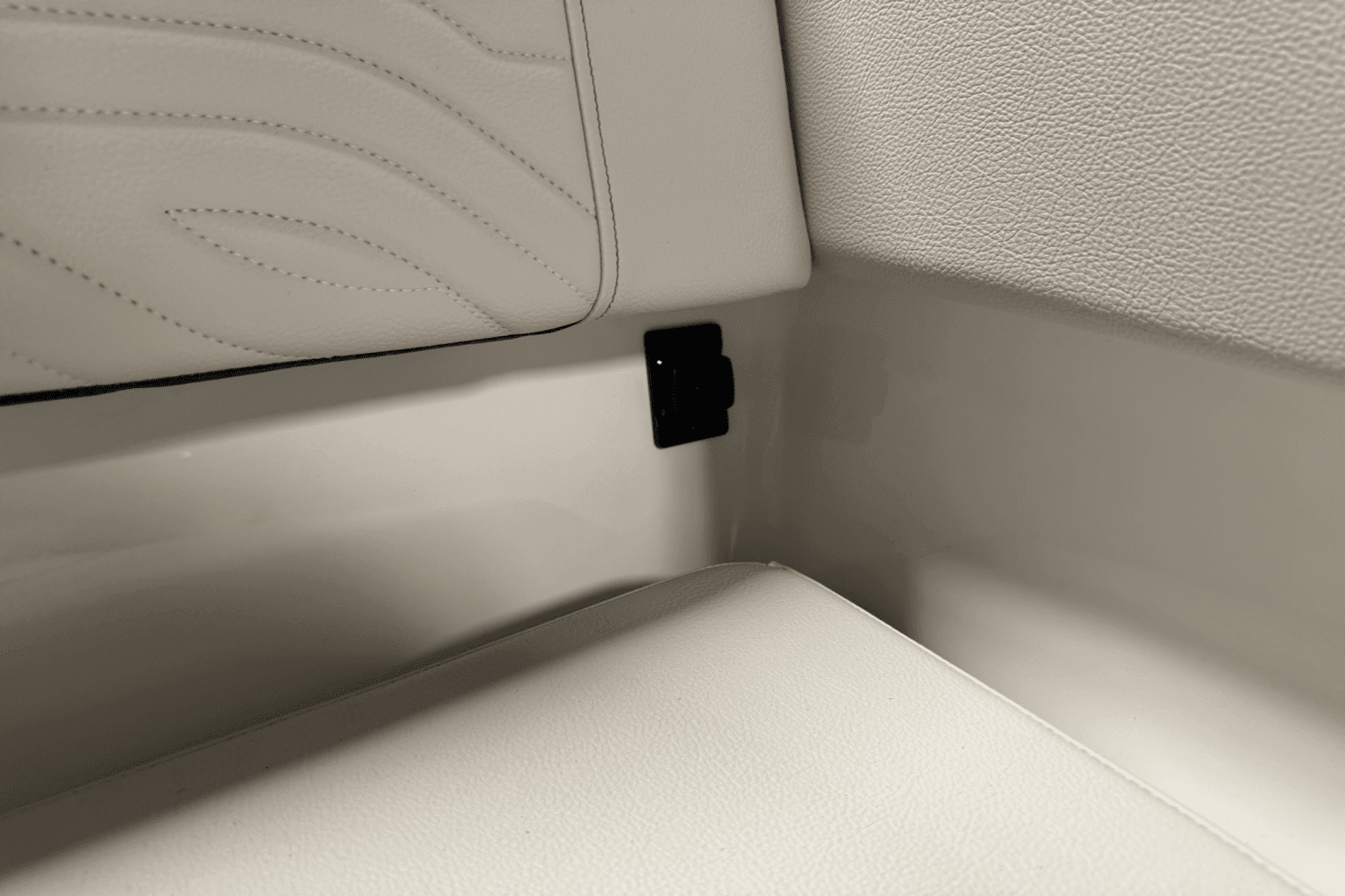 2025 Sea Ray SDX 270 Surf Image Thumbnail #83