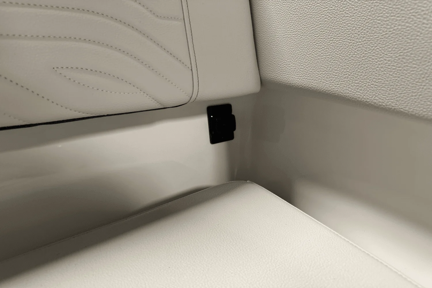 2025 Sea Ray SDX 270 Surf Image Thumbnail #83