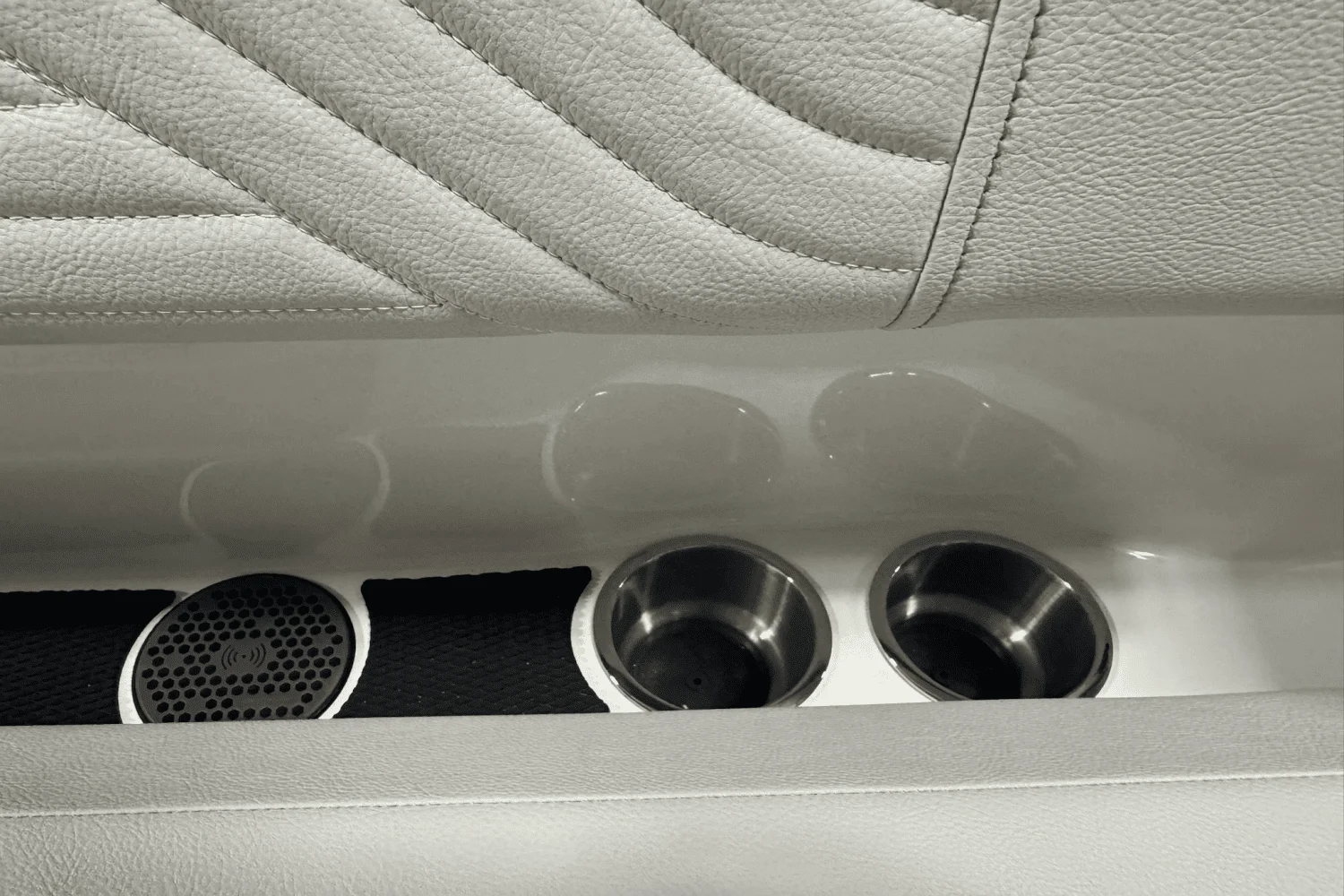 2025 Sea Ray SDX 270 Surf Image Thumbnail #31