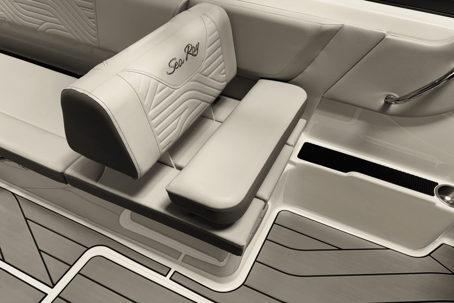 2025 Sea Ray SDX 270 Surf Image Thumbnail #51