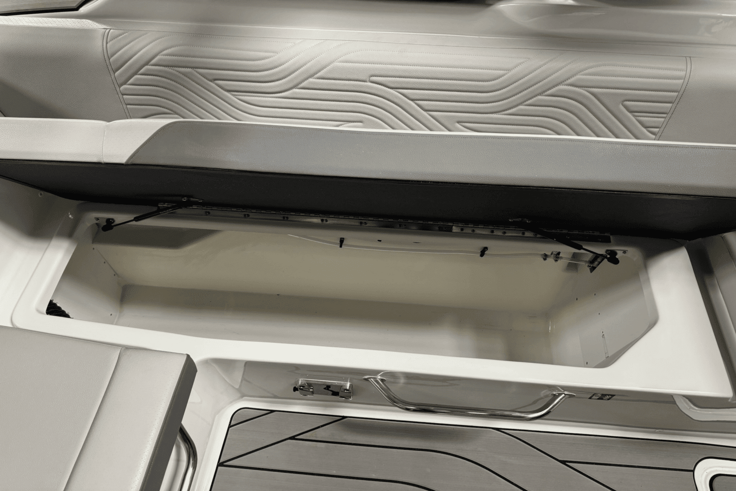 2025 Sea Ray SDX 270 Surf Image Thumbnail #34