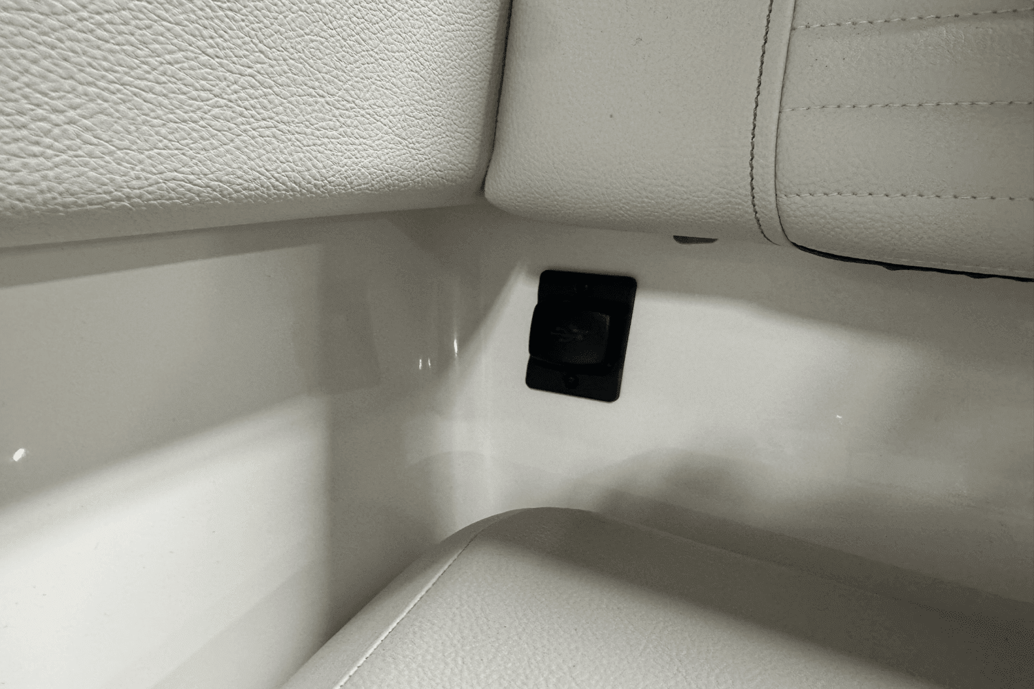 2025 Sea Ray SDX 270 Surf Image Thumbnail #82