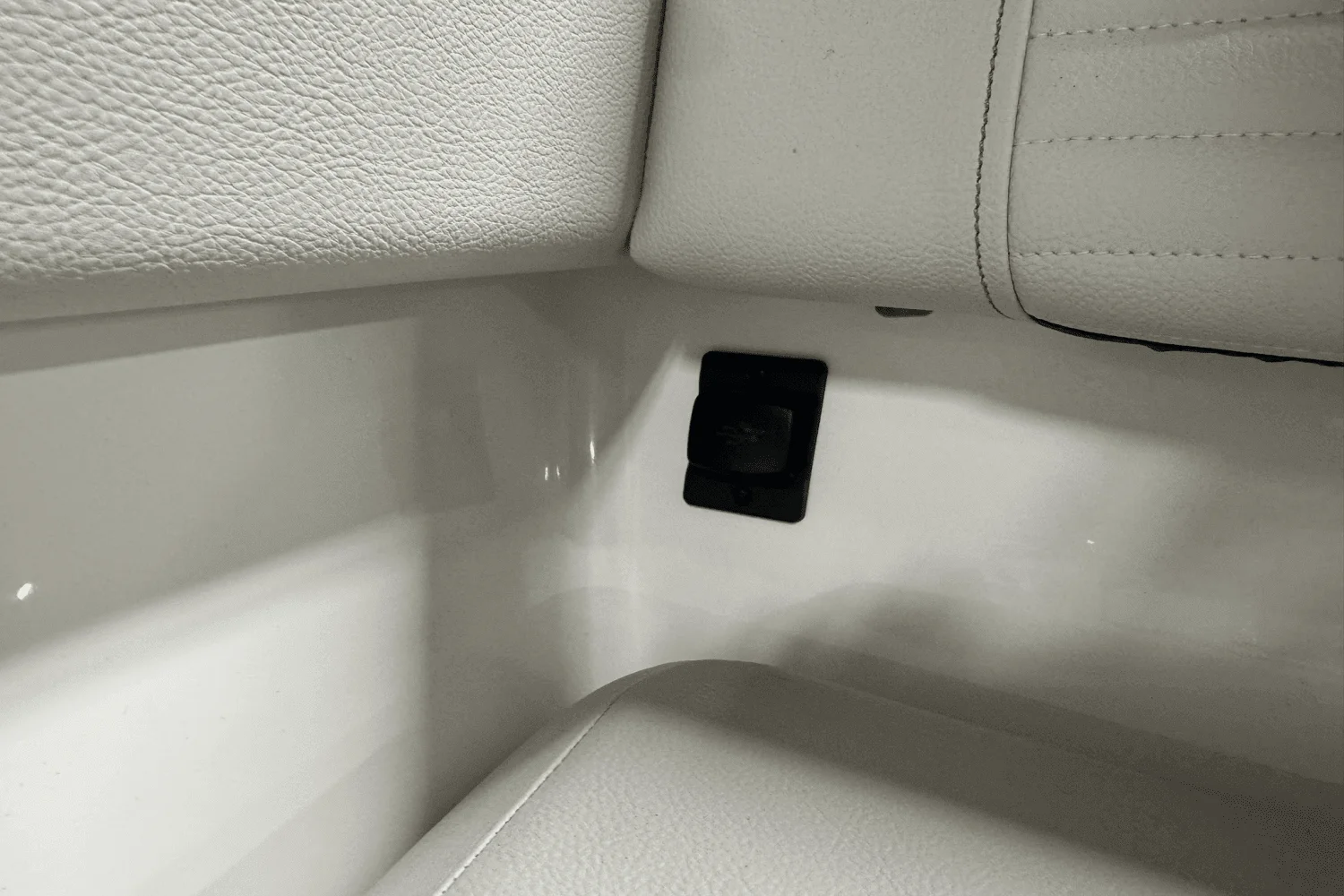 2025 Sea Ray SDX 270 Surf Image Thumbnail #82