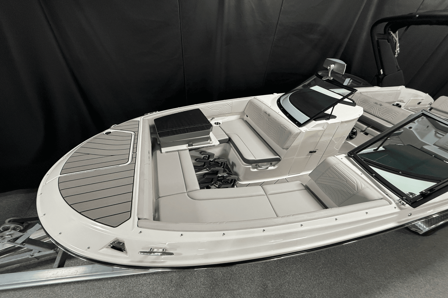 2025 Sea Ray SDX 270 Surf Image Thumbnail #2