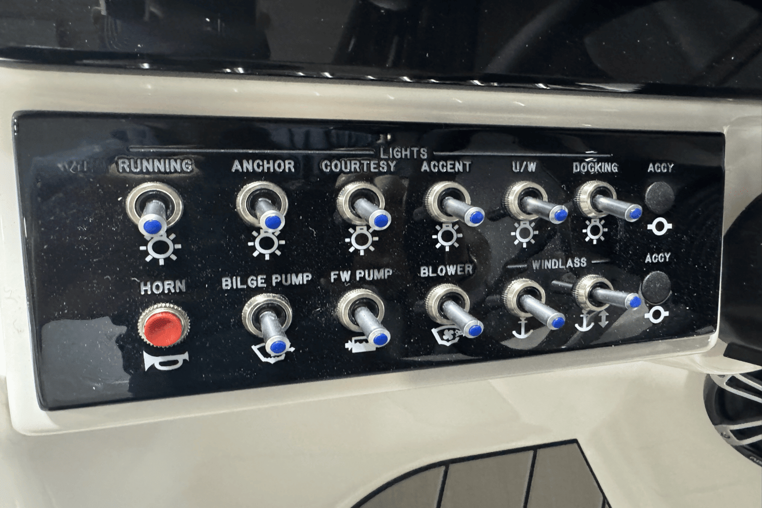 2025 Sea Ray SDX 270 Surf Image Thumbnail #47