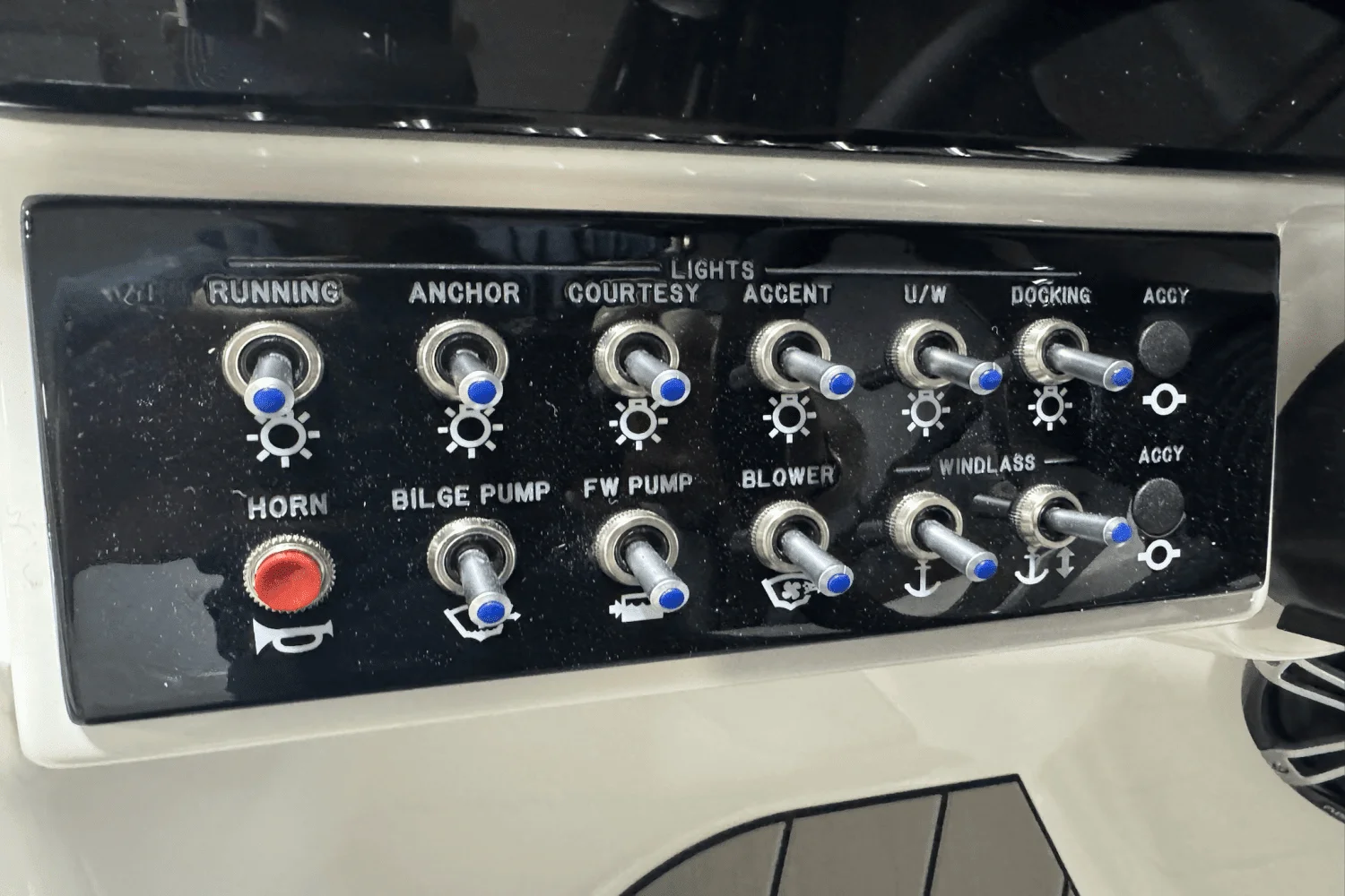 2025 Sea Ray SDX 270 Surf Image Thumbnail #47