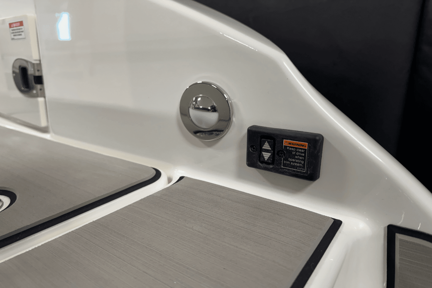 2025 Sea Ray SDX 270 Surf Image Thumbnail #17