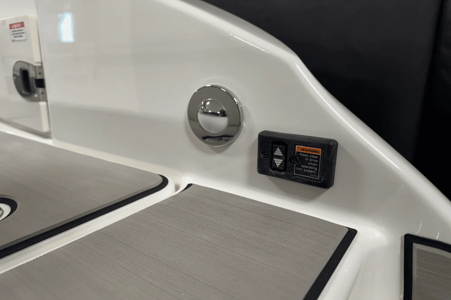 2025 Sea Ray SDX 270 Surf Image Thumbnail #17