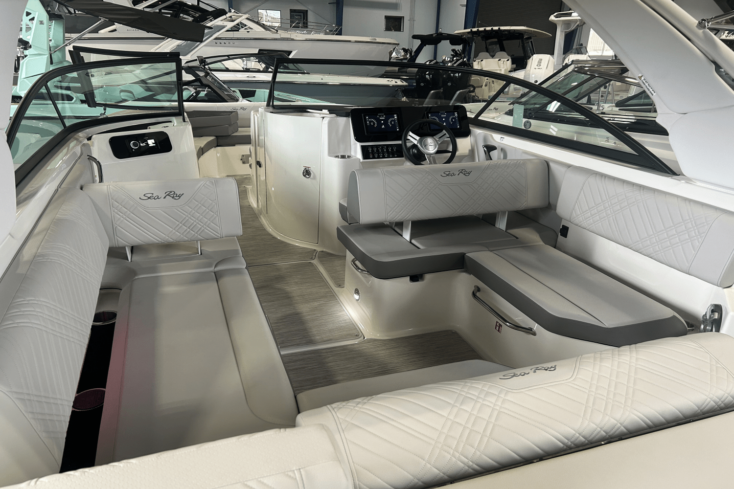 2025 Sea Ray SDX 250 Outboard Image Thumbnail #11